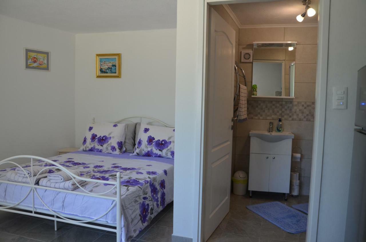 Studio Apartment Mileta Pitve エクステリア 写真