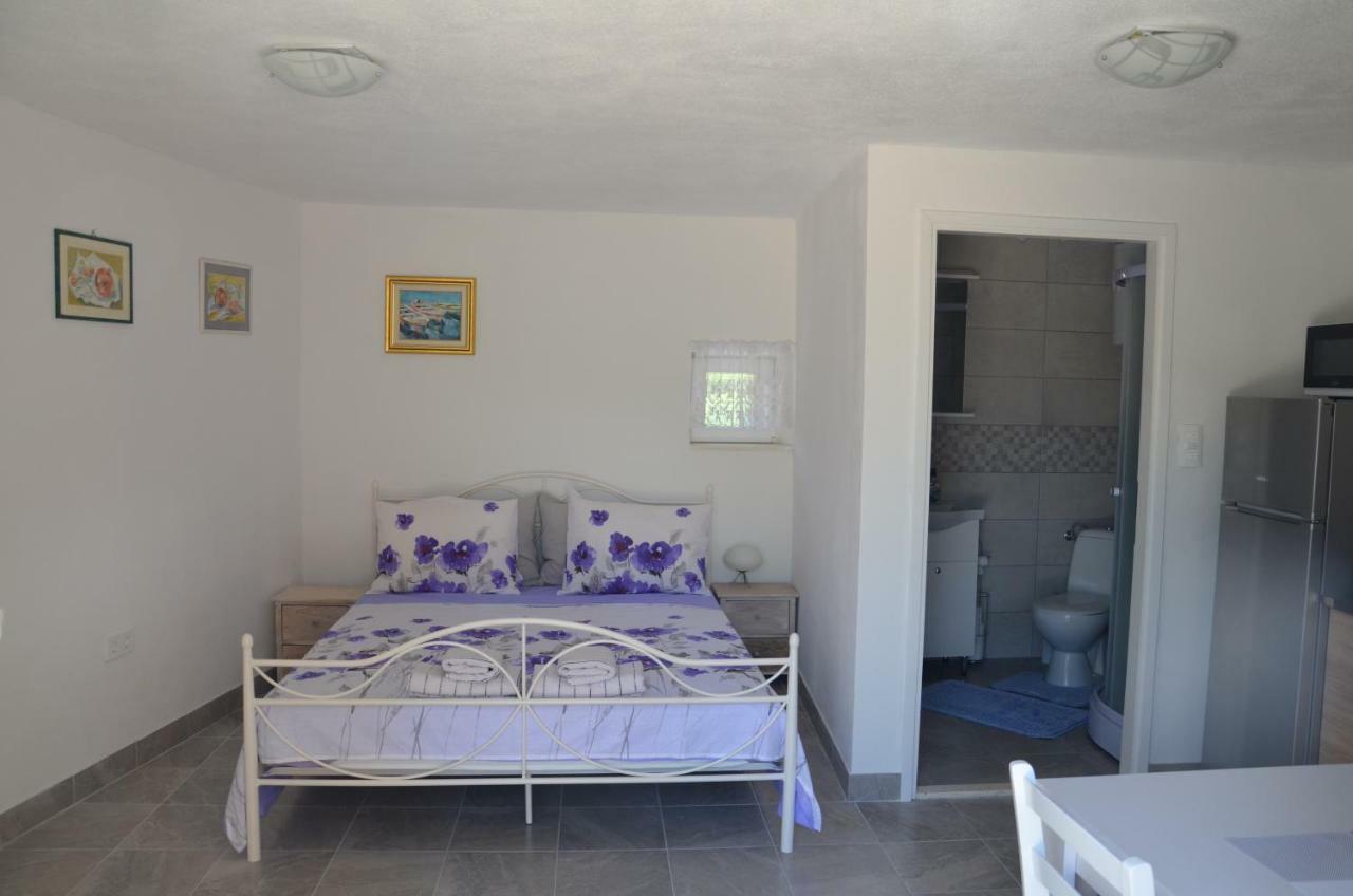Studio Apartment Mileta Pitve エクステリア 写真