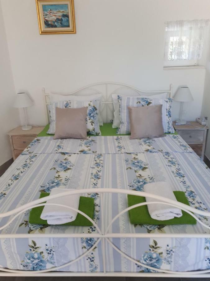 Studio Apartment Mileta Pitve エクステリア 写真